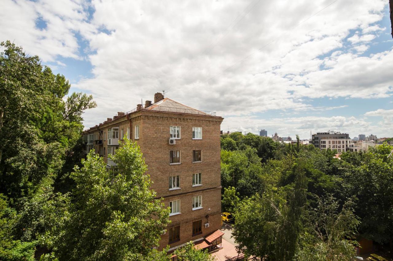Dayflat Apartments On Mykhailivs'Ka Kyiv Exterior photo