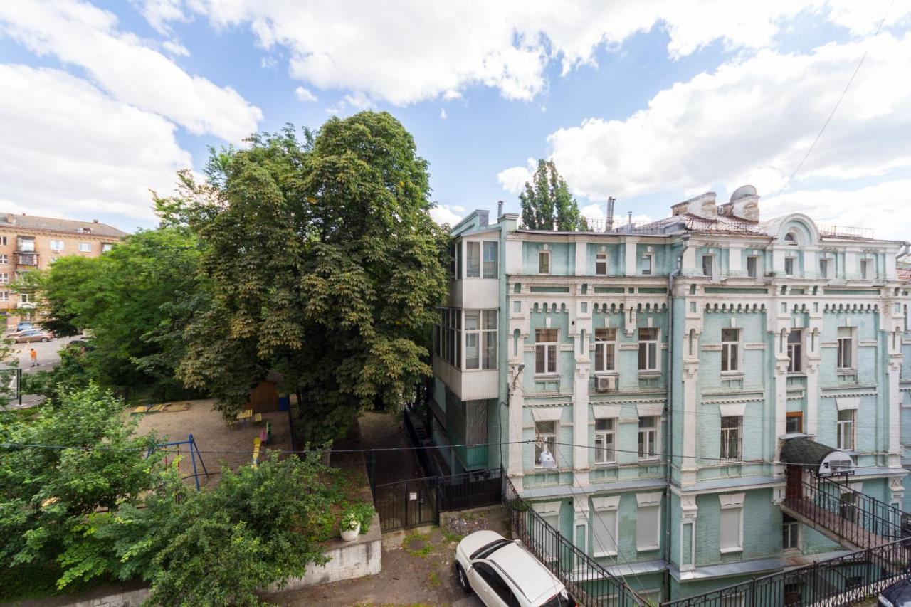 Dayflat Apartments On Mykhailivs'Ka Kyiv Exterior photo